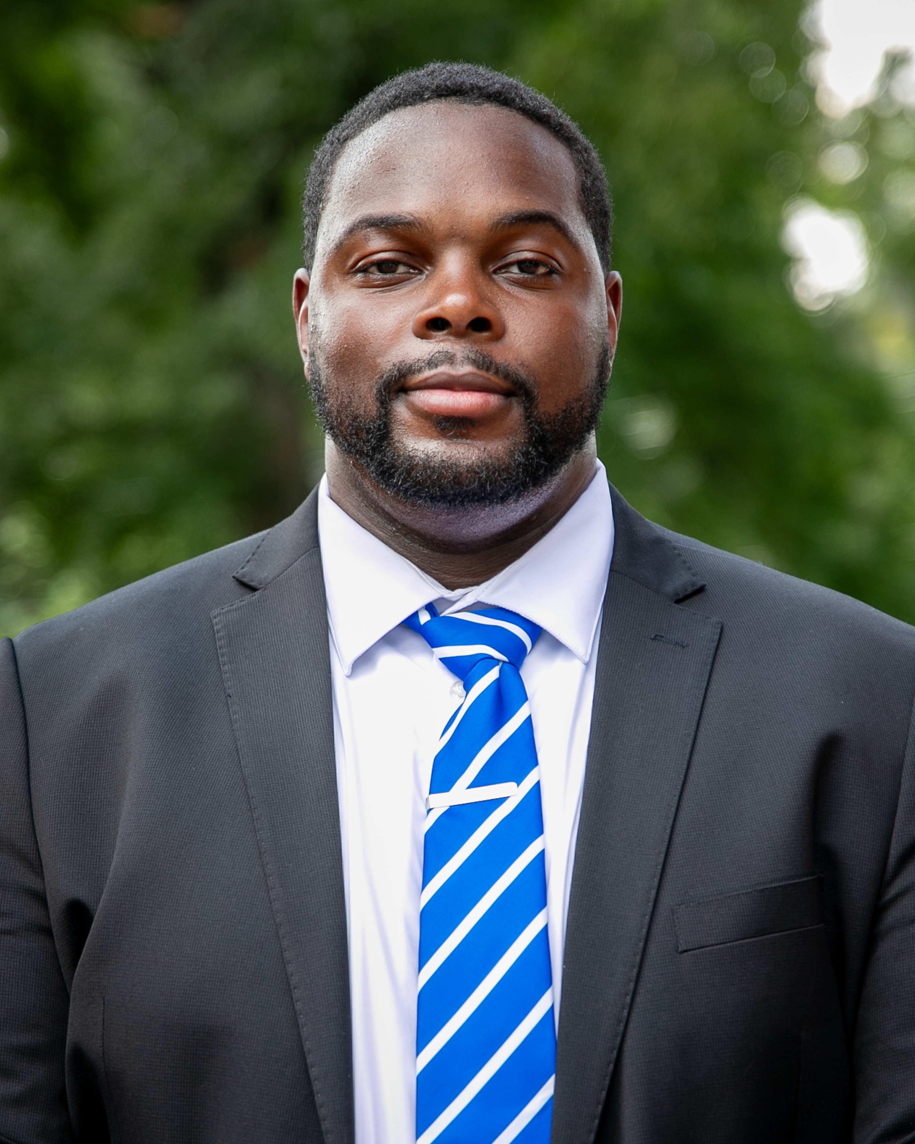 Headshot of Larry Davis III
