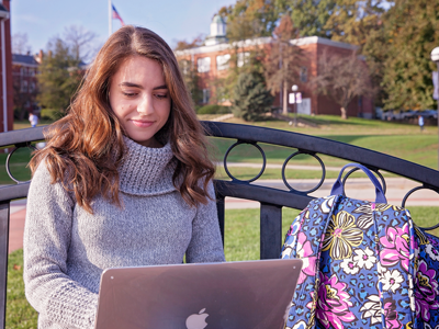 Photo of Lexi Nash '17 Studying on Campus