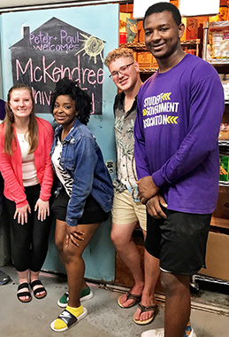 Shelby Benn ‘21 at Homeless Outreach